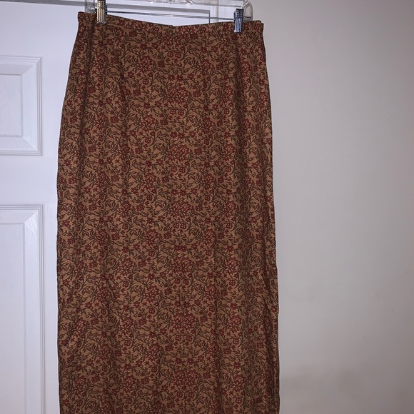 “Ashlyn bought’ Casual Corner Annex Skirt, Size 14 - Picture 2 of 4
